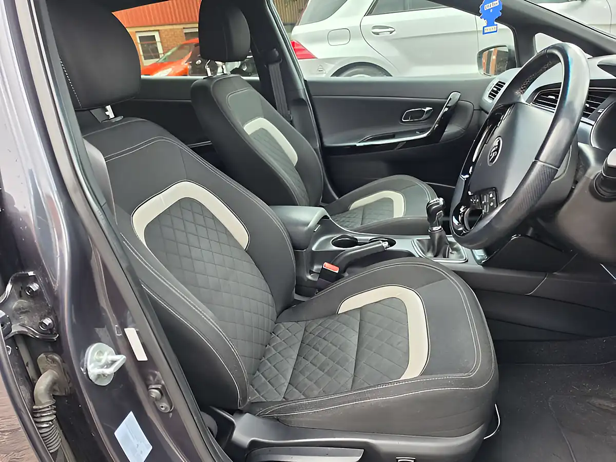Used 2018 Kia Ceed GT-Line Isg Grey - Interior and Exterior details 11