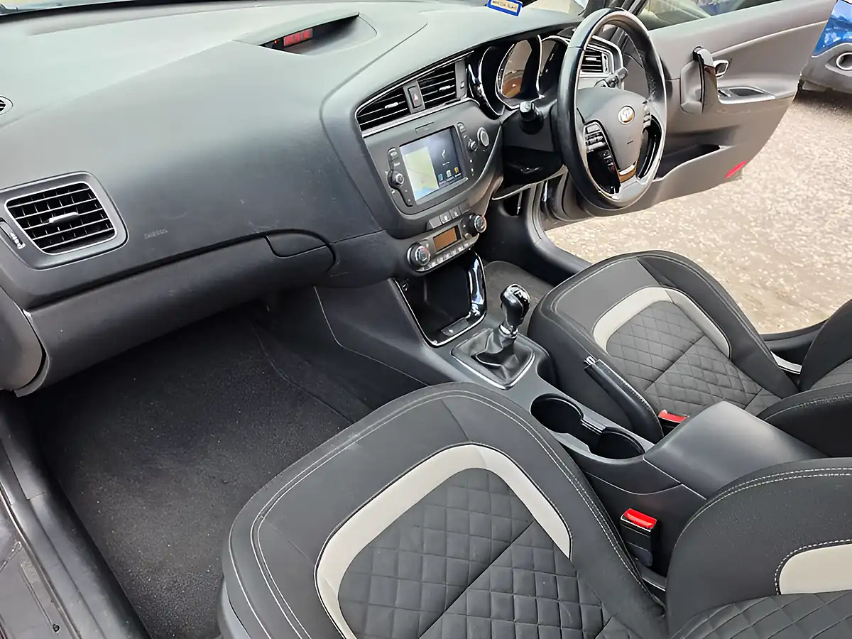 Used 2018 Kia Ceed GT-Line Isg Grey - Interior and Exterior details 14