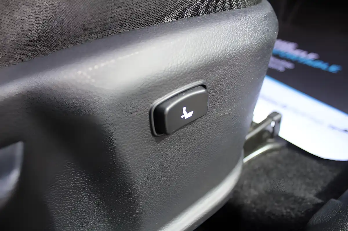 Used 2018 Kia Ceed GT-Line S Silver - Interior and Exterior details 12