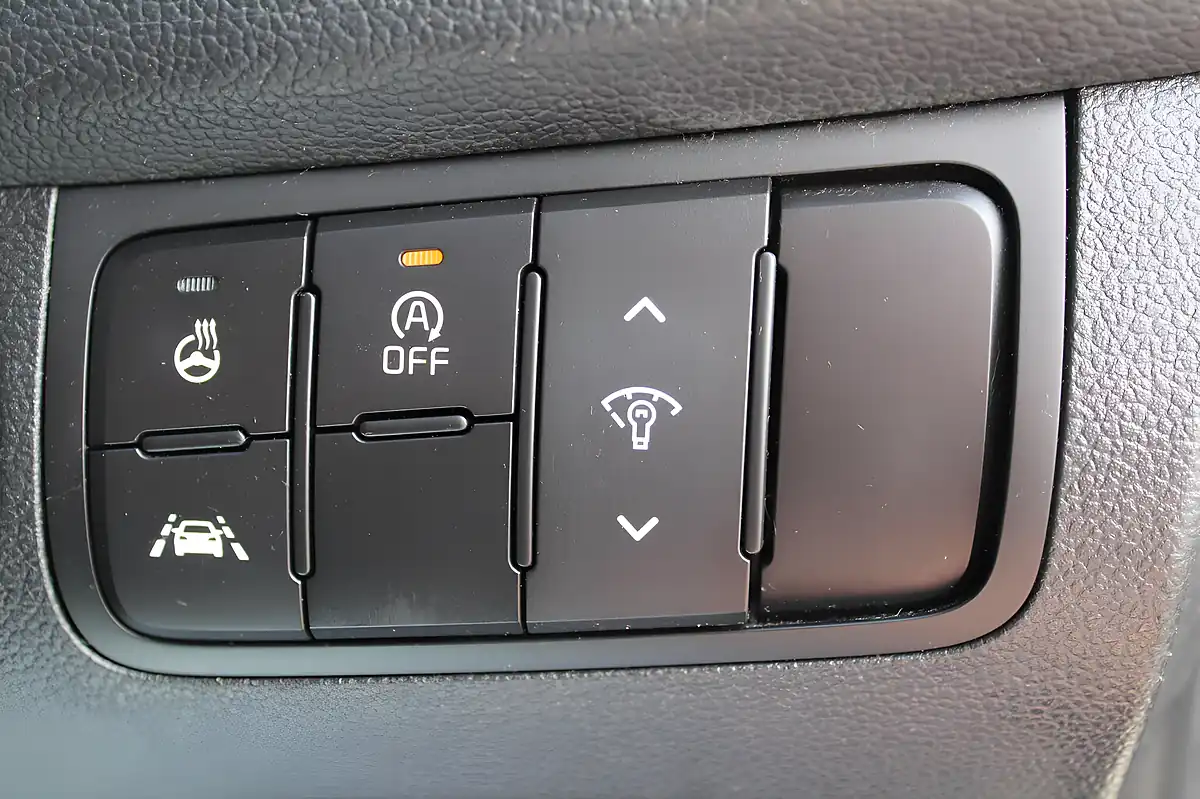 Used 2018 Kia Ceed GT-Line S Silver - Interior and Exterior details 13