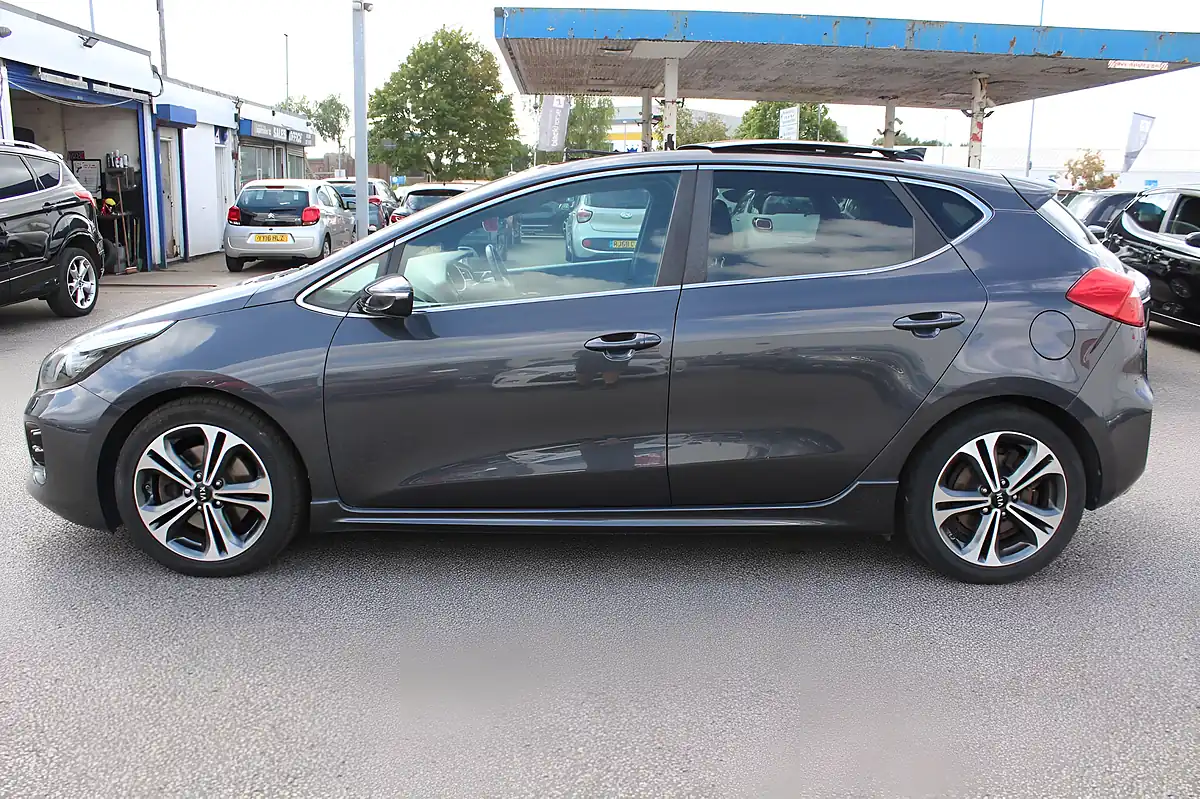 Used 2018 Kia Ceed GT-Line S Silver - Interior and Exterior details 7