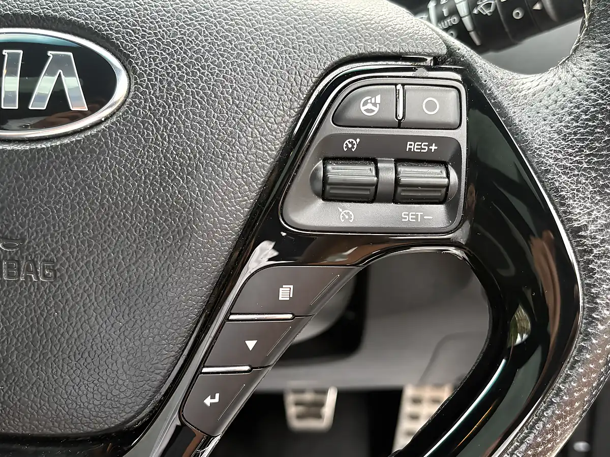 Used 2018 Kia Ceed GT-Line S White - Interior and Exterior details 10