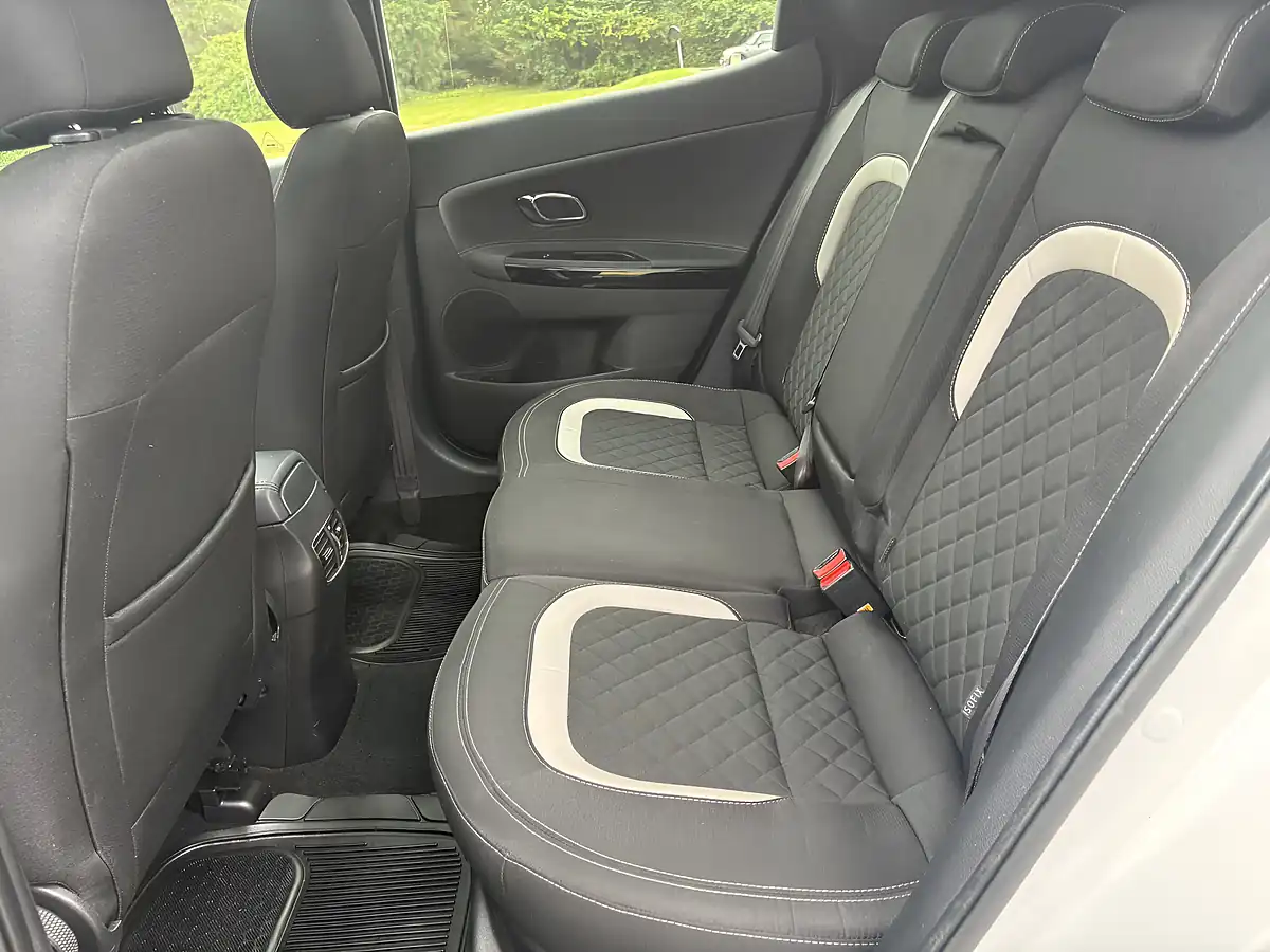 Used 2018 Kia Ceed GT-Line S White - Interior and Exterior details 18