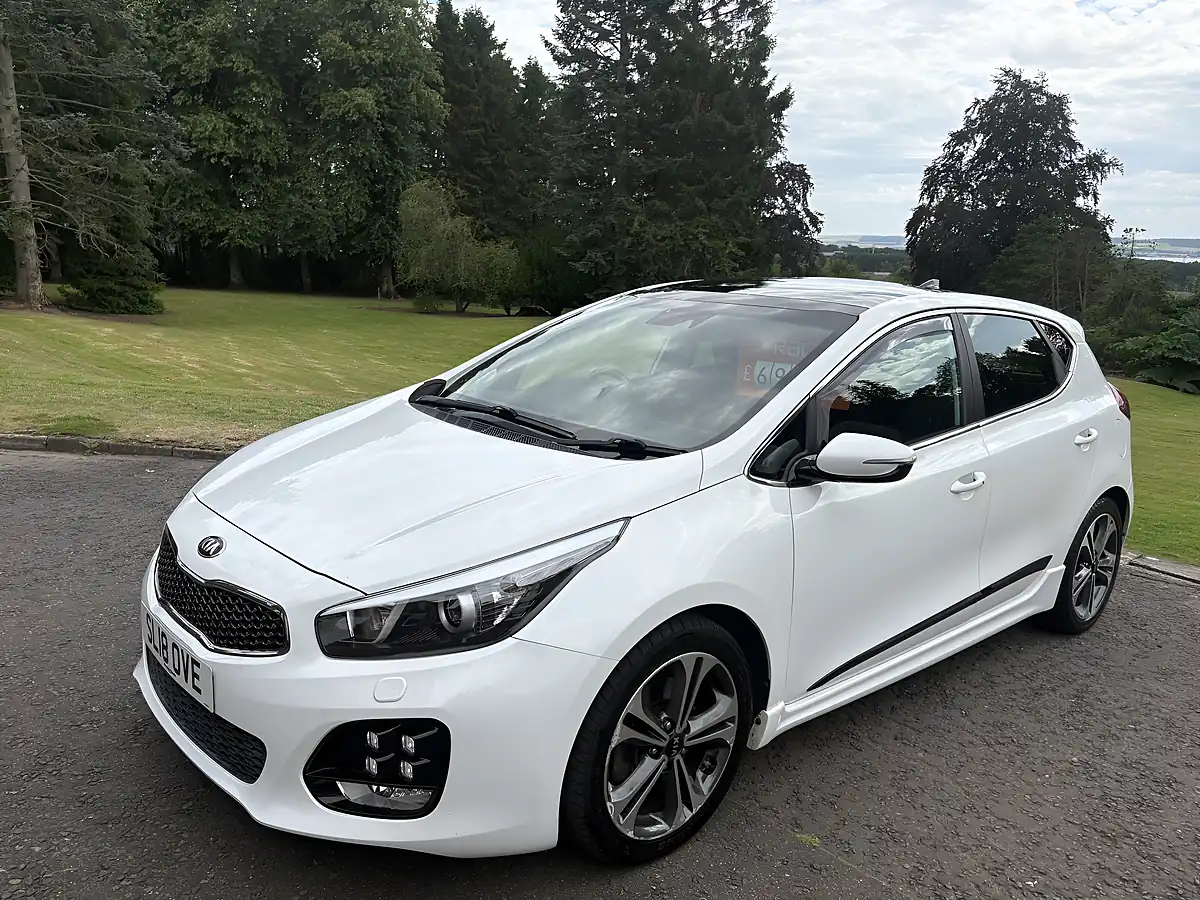 Used 2018 Kia Ceed GT-Line S White - Interior and Exterior details 19