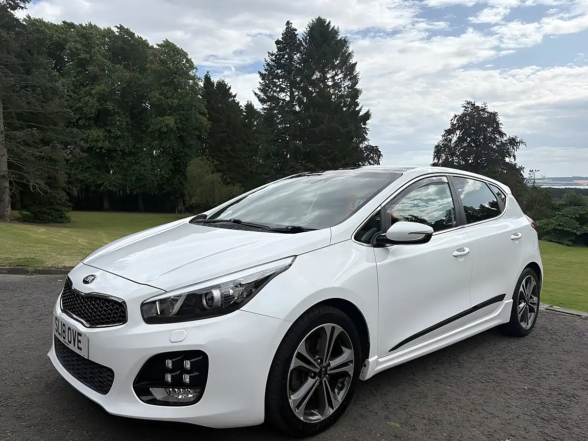 Used 2018 Kia Ceed GT-Line S White - Interior and Exterior details 3