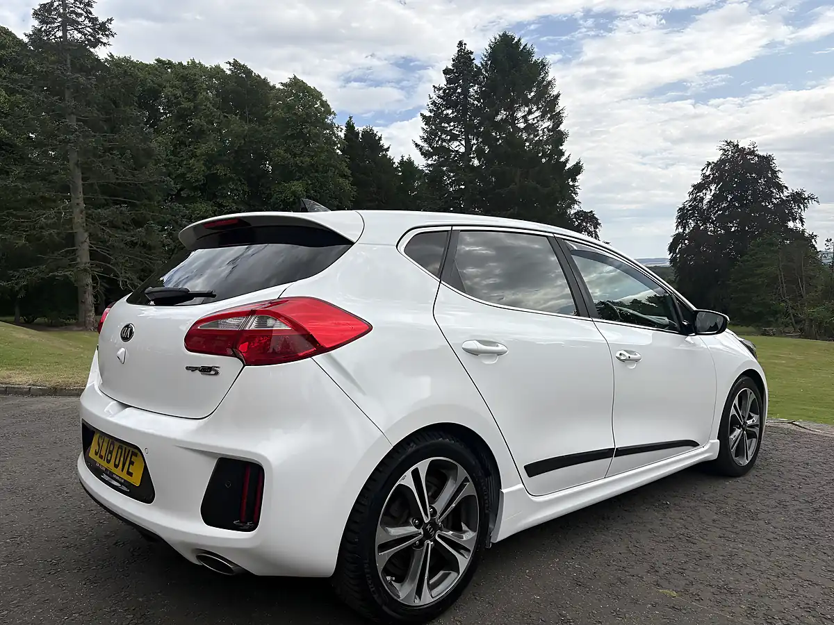Used 2018 Kia Ceed GT-Line S White - Interior and Exterior details 5