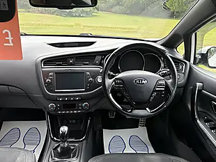 Used 2018 Kia Ceed GT-Line S White - Interior and Exterior details 7