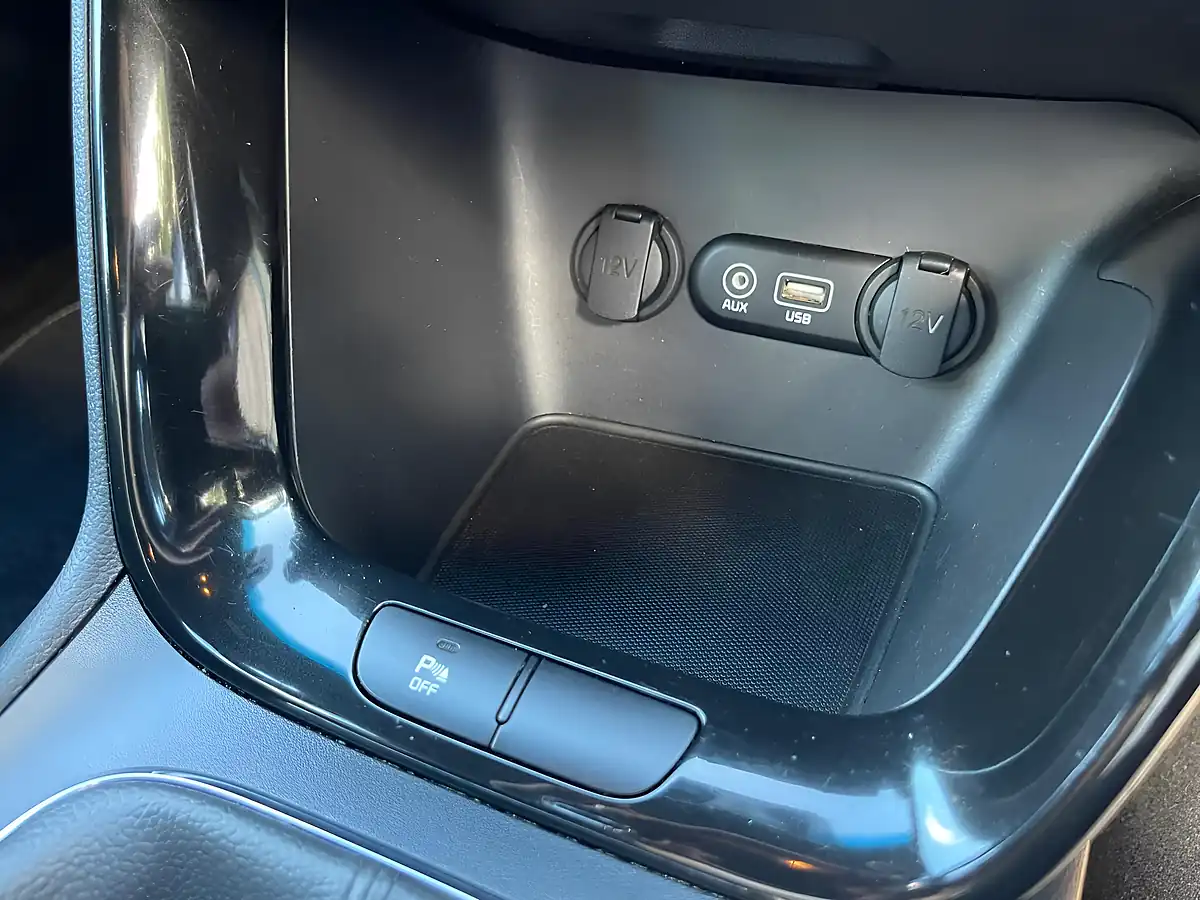 Used 2018 Kia Ceed GT-Line Silver - Interior and Exterior details 18