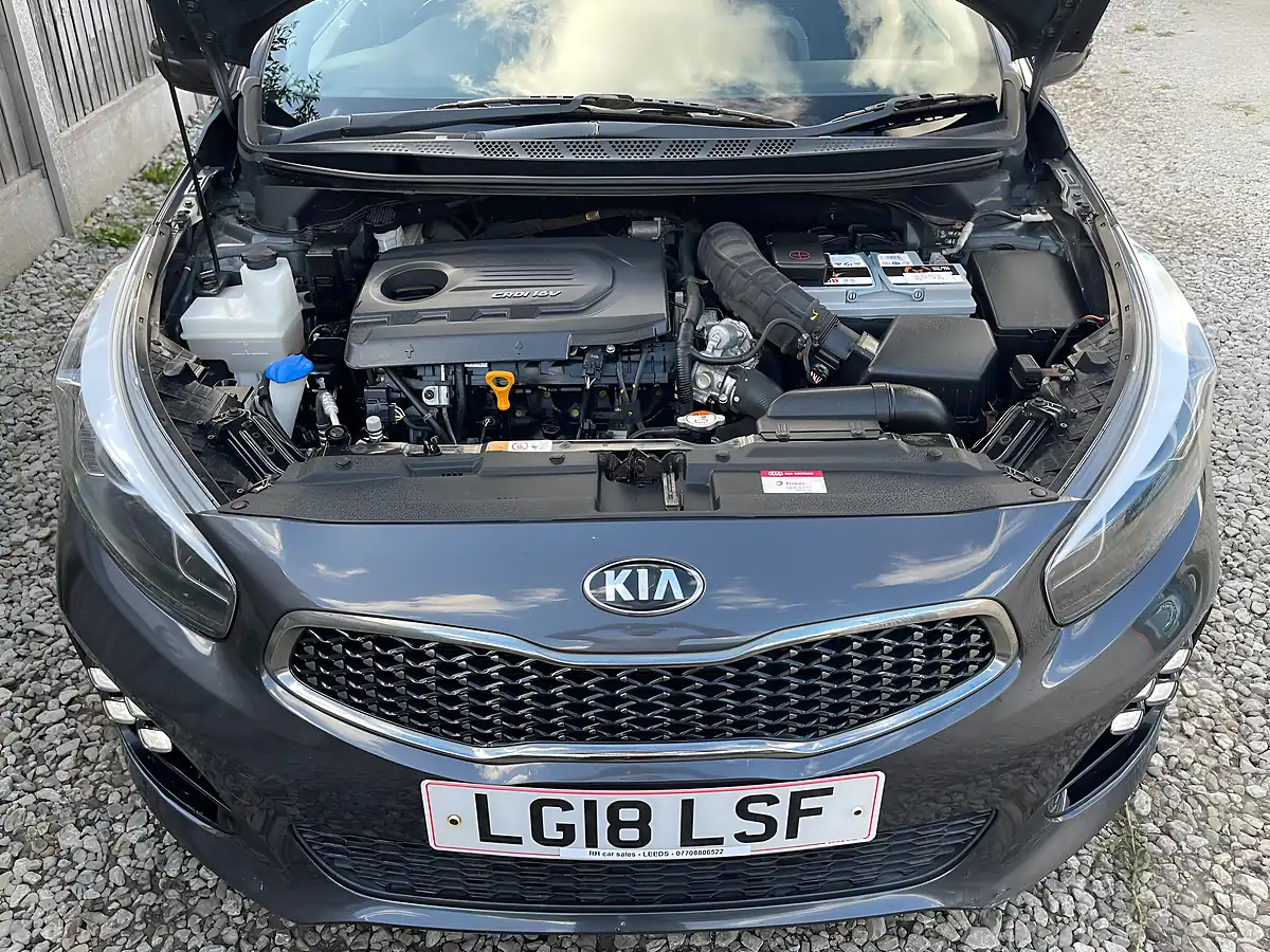 Used 2018 Kia Ceed GT-Line Silver - Interior and Exterior details 19