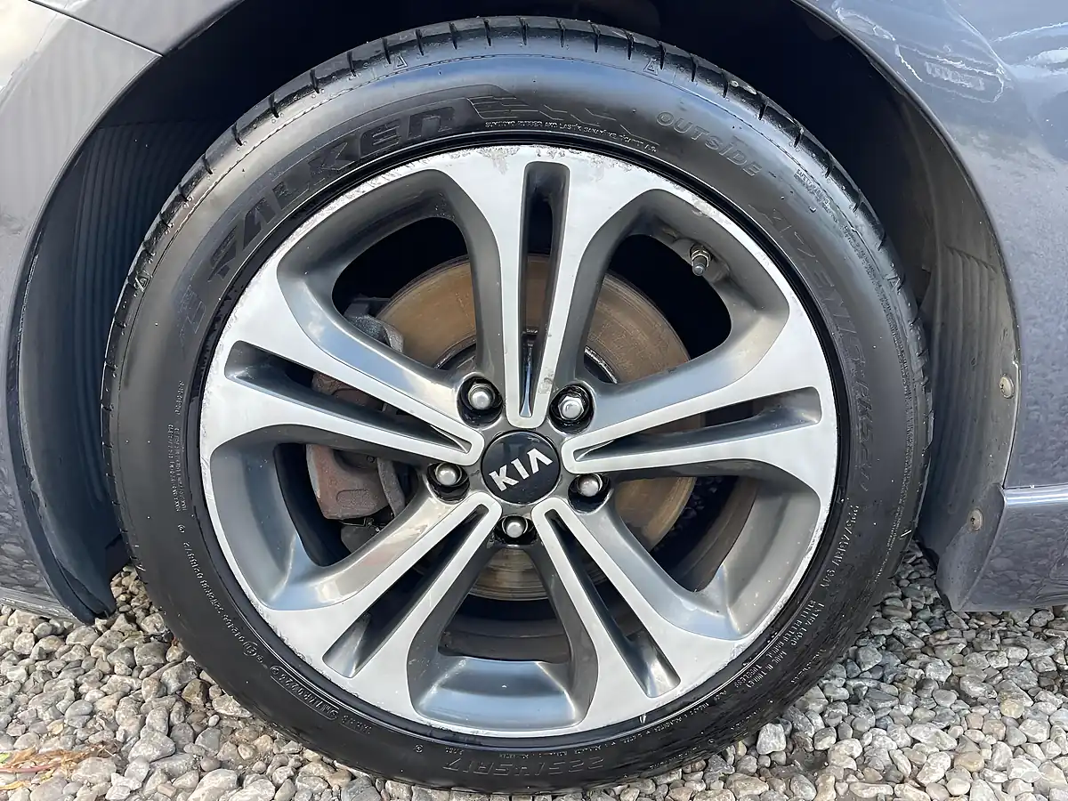 Used 2018 Kia Ceed GT-Line Silver - Interior and Exterior details 20