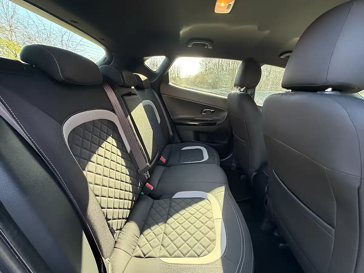 Used 2018 Kia Ceed GT-Line Silver - Interior and Exterior details 16
