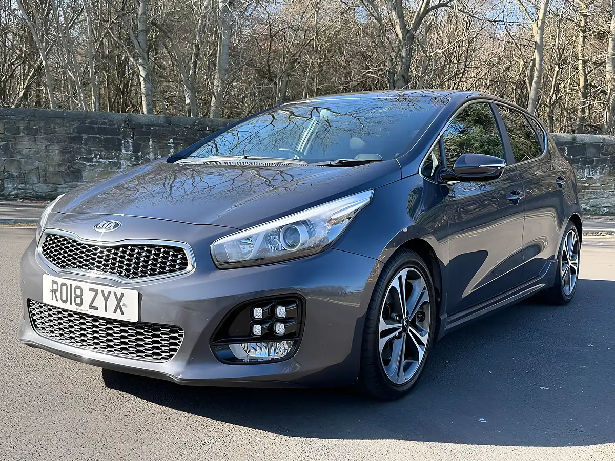 Used 2018 Kia Ceed GT-Line Silver - Interior and Exterior details 17