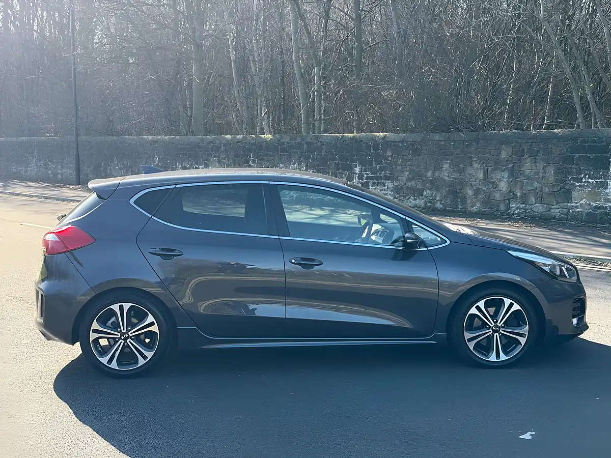 Used 2018 Kia Ceed GT-Line Silver - Interior and Exterior details 19
