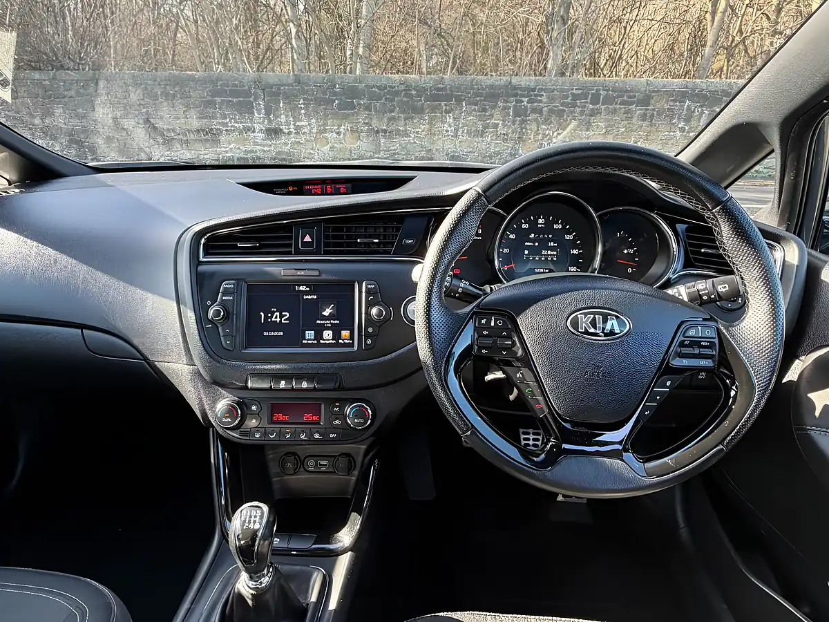 Used 2018 Kia Ceed GT-Line Silver - Interior and Exterior details 4