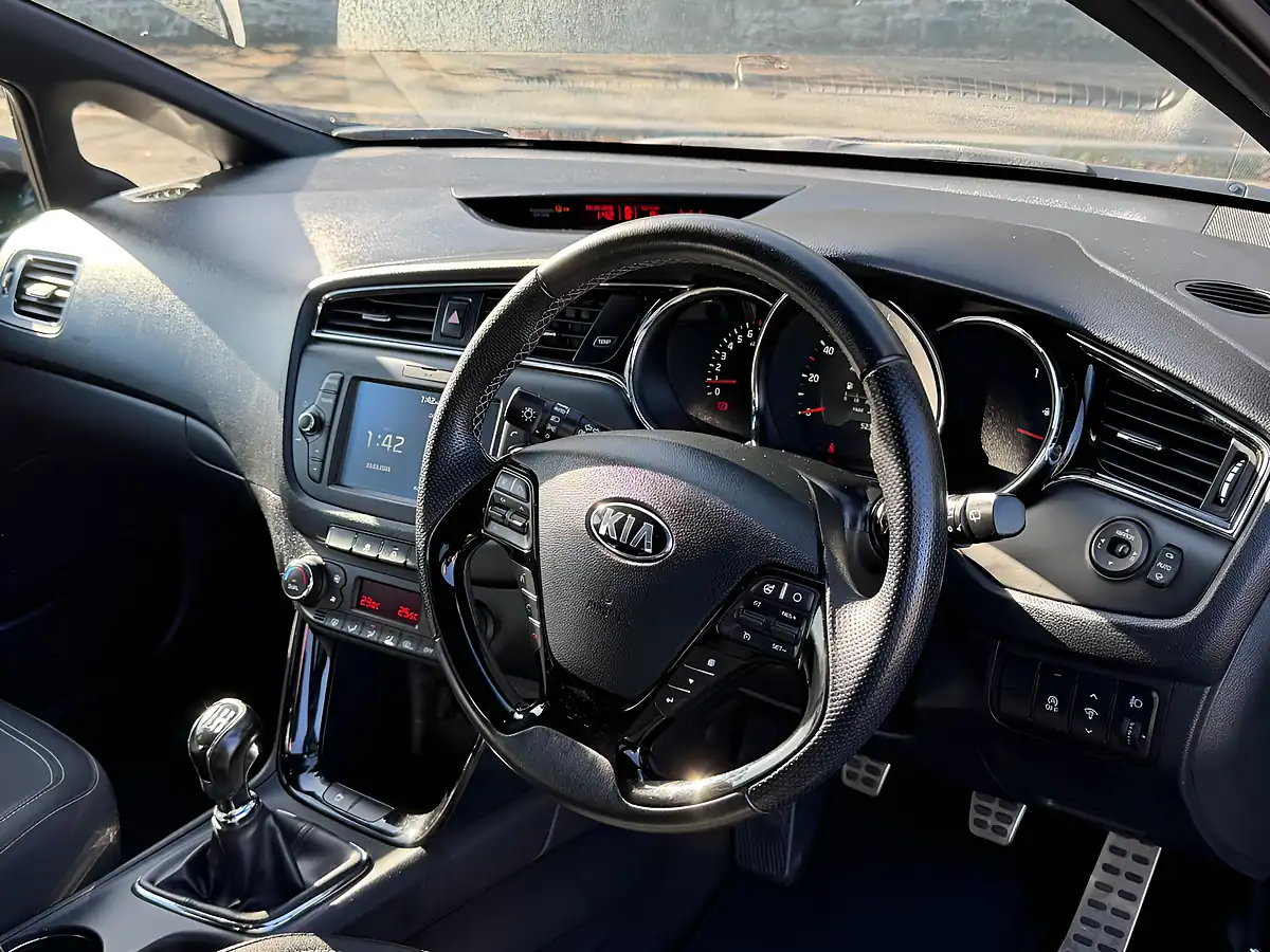 Used 2018 Kia Ceed GT-Line Silver - Interior and Exterior details 6