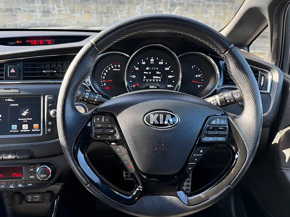 Used 2018 Kia Ceed GT-Line Silver - Interior and Exterior details 7