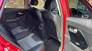 Used 2018 Kia Niro 2 Red - Interior and Exterior details 15
