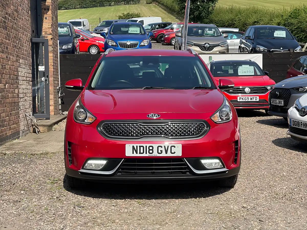Used 2018 Kia Niro 2 Red - Interior and Exterior details 2
