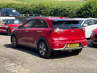 Used 2018 Kia Niro 2 Red - Interior and Exterior details 4