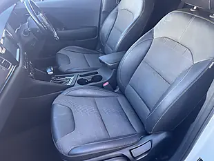 Used 2018 Kia Niro 2 White - Interior and Exterior details 10