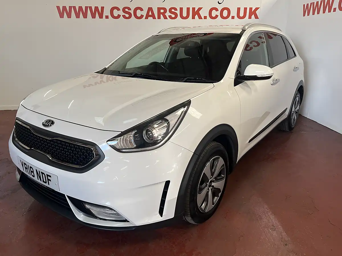 Used 2018 Kia Niro 2 White - Interior and Exterior details 4