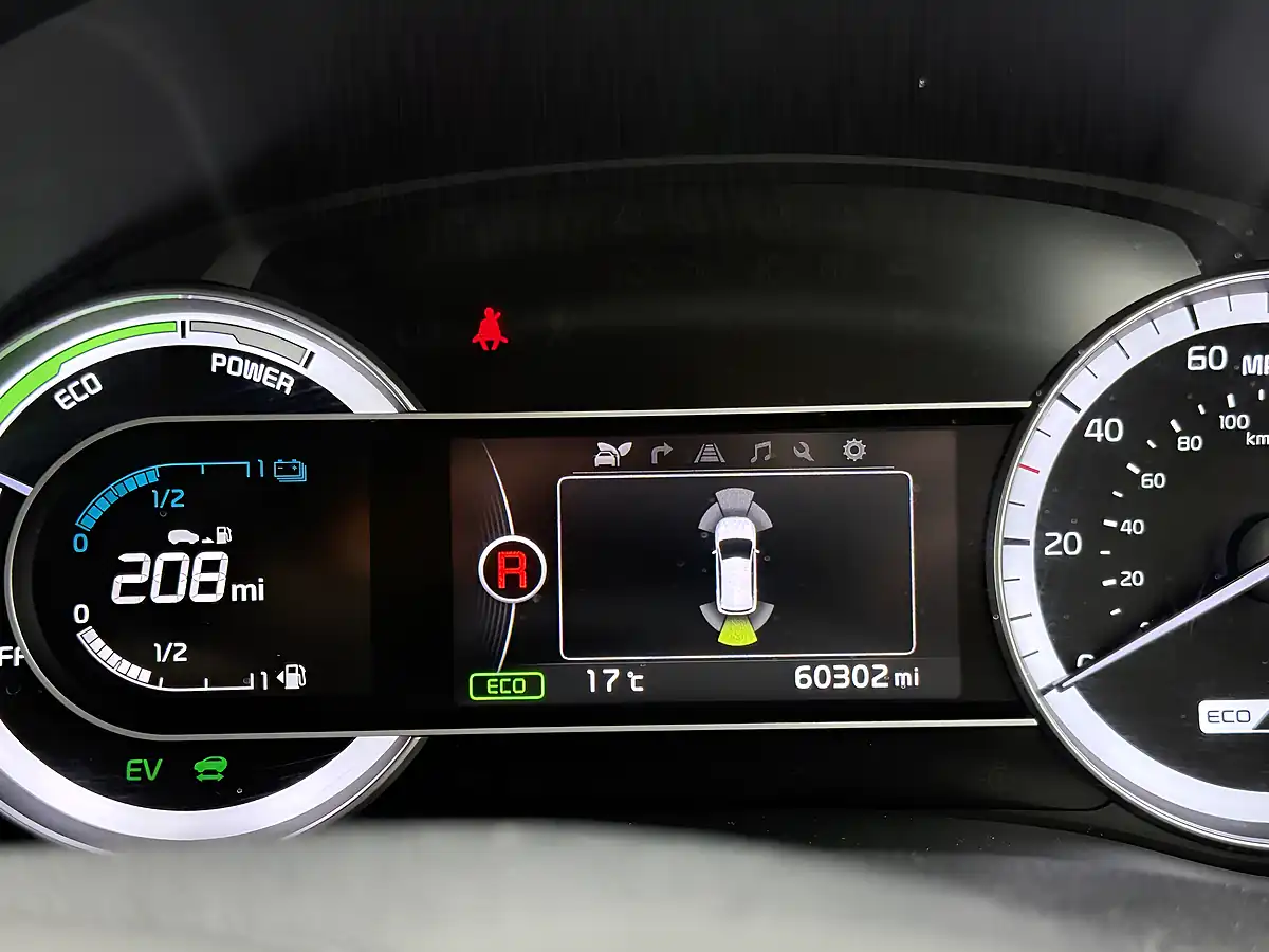 Used 2018 Kia Niro 3 Blue - Interior and Exterior details 16