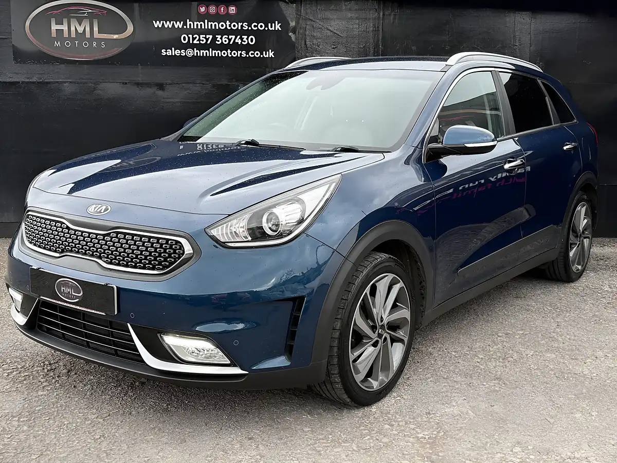 Used 2018 Kia Niro 3 Blue - Interior and Exterior details 2