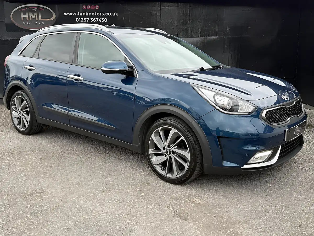 Used 2018 Kia Niro 3 Blue - Interior and Exterior details 6