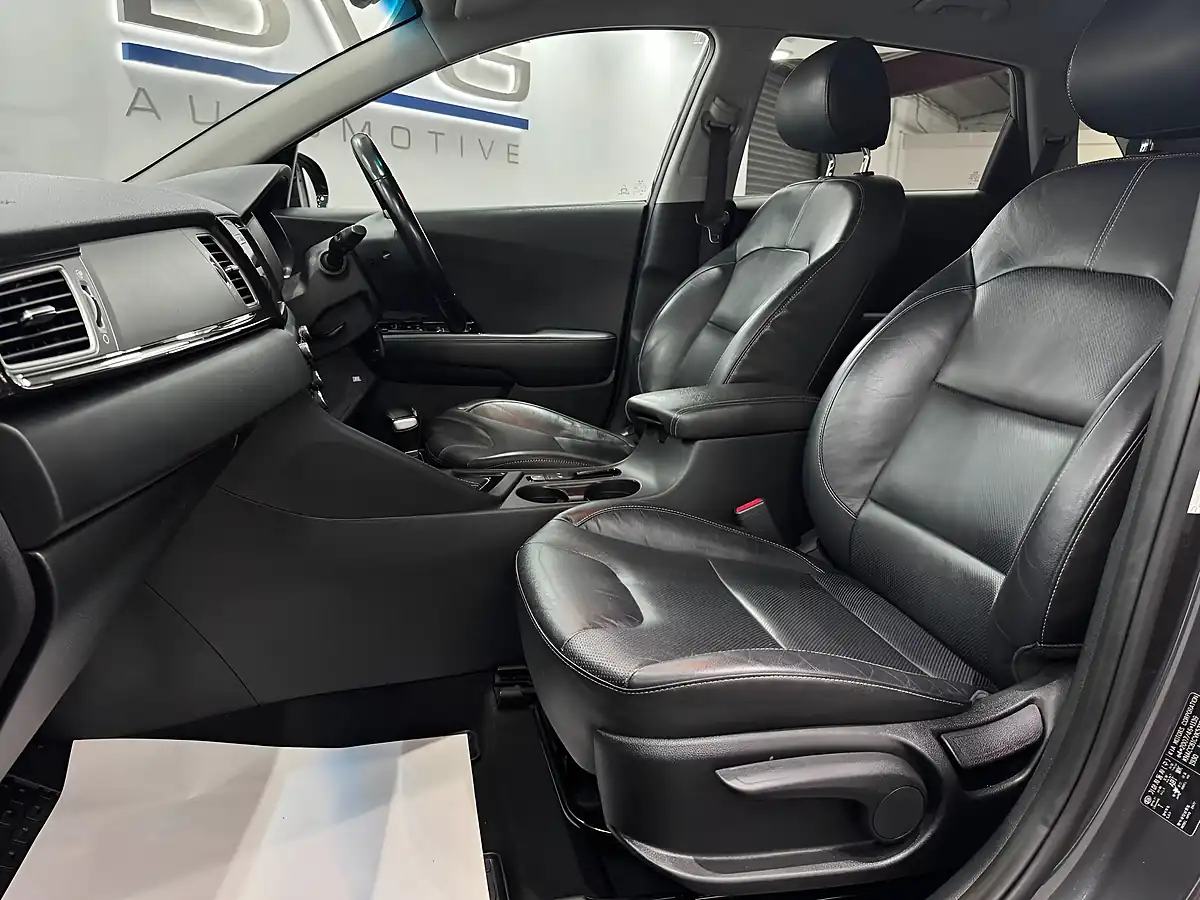 Used 2018 Kia Niro 3 Grey - Interior and Exterior details 18