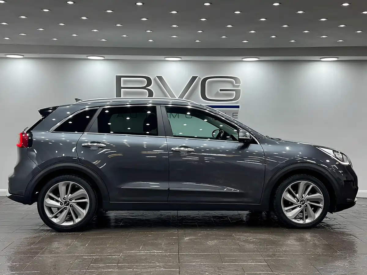 Used 2018 Kia Niro 3 Grey - Interior and Exterior details 8