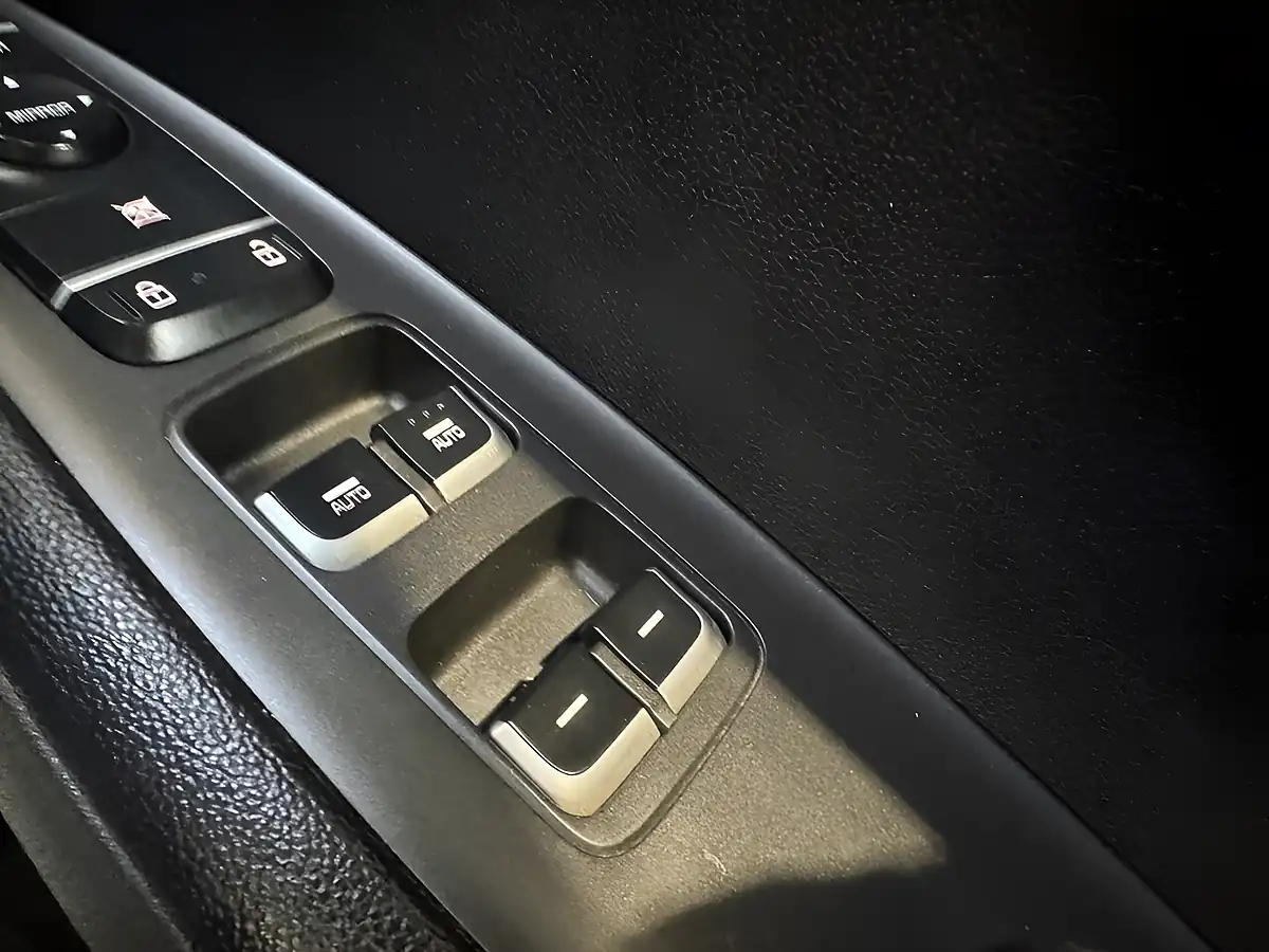 Used 2018 Kia Optima 2 Black - Interior and Exterior details 20