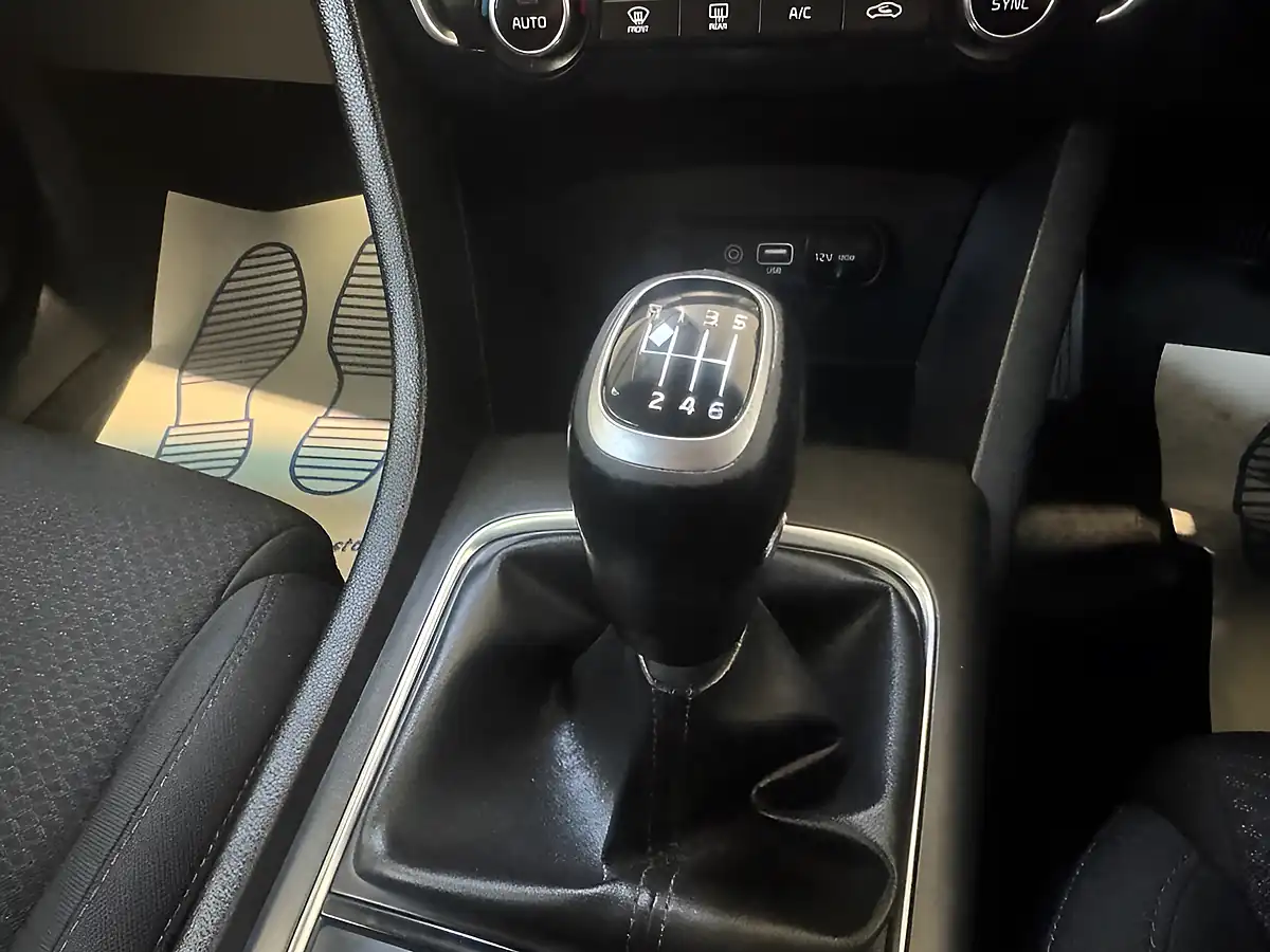Used 2018 Kia Optima 2 Sportswagon Black - Interior and Exterior details 15