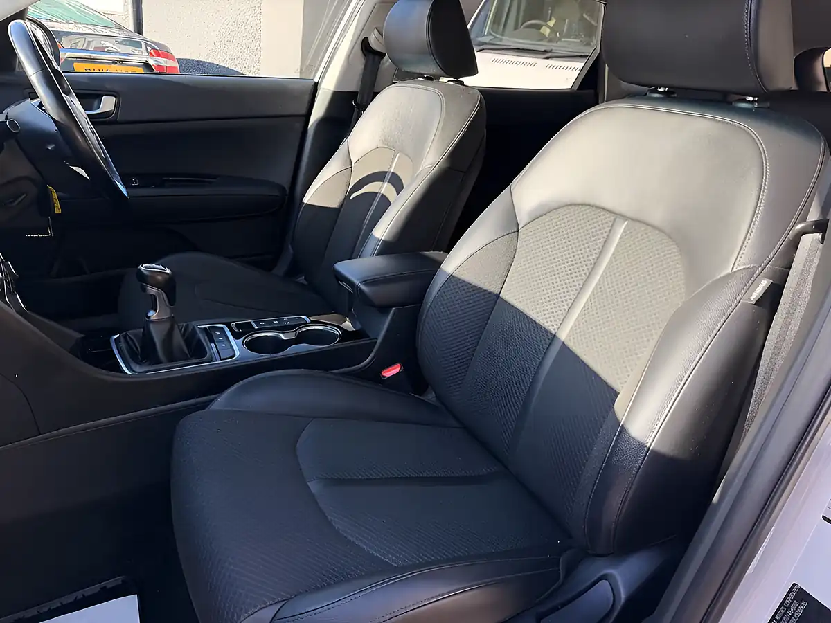 Used 2018 Kia Optima 3 Sportswagon Silver - Interior and Exterior details 14