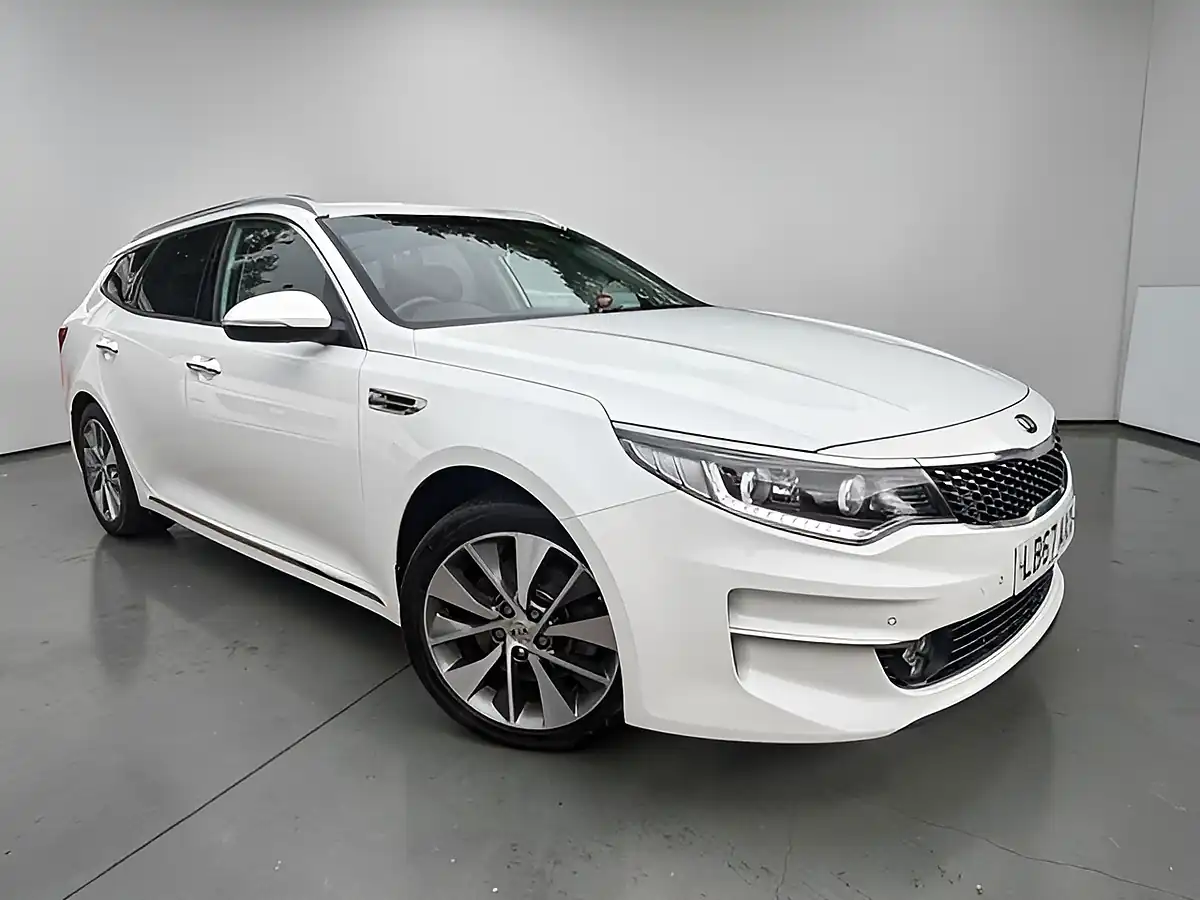 Used 2018 Kia Optima 3 Sportswagon White - Interior and Exterior details 2