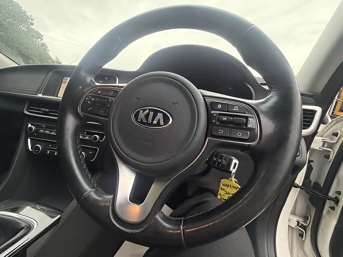 Used 2018 Kia Optima 3 Sportswagon White - Interior and Exterior details 20