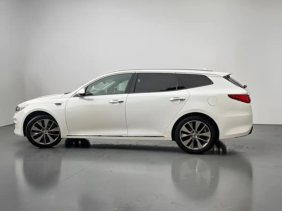Used 2018 Kia Optima 3 Sportswagon White - Interior and Exterior details 6
