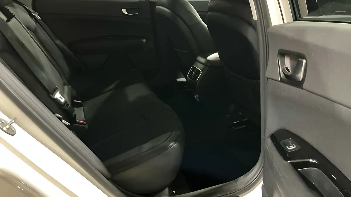 Used 2018 Kia Optima 3 White - Interior and Exterior details 10