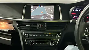 Used 2018 Kia Optima 3 White - Interior and Exterior details 12
