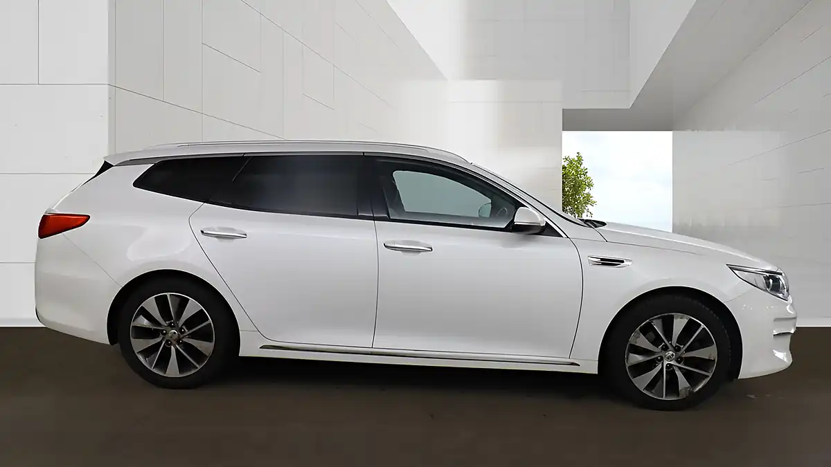Used 2018 Kia Optima 3 White - Interior and Exterior details 5