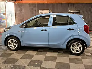 Used 2018 Kia Picanto 1 Blue - Interior and Exterior details 9