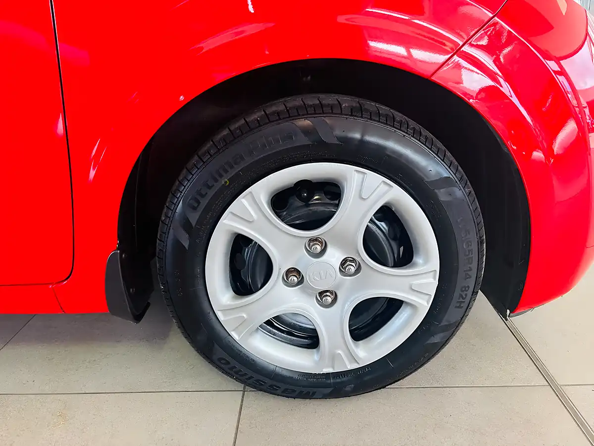 Used 2018 Kia Picanto 1 Red - Interior and Exterior details 9