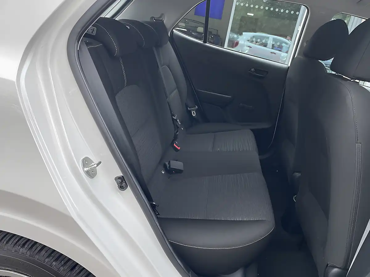 Used 2018 Kia Picanto 1 White - Interior and Exterior details 10