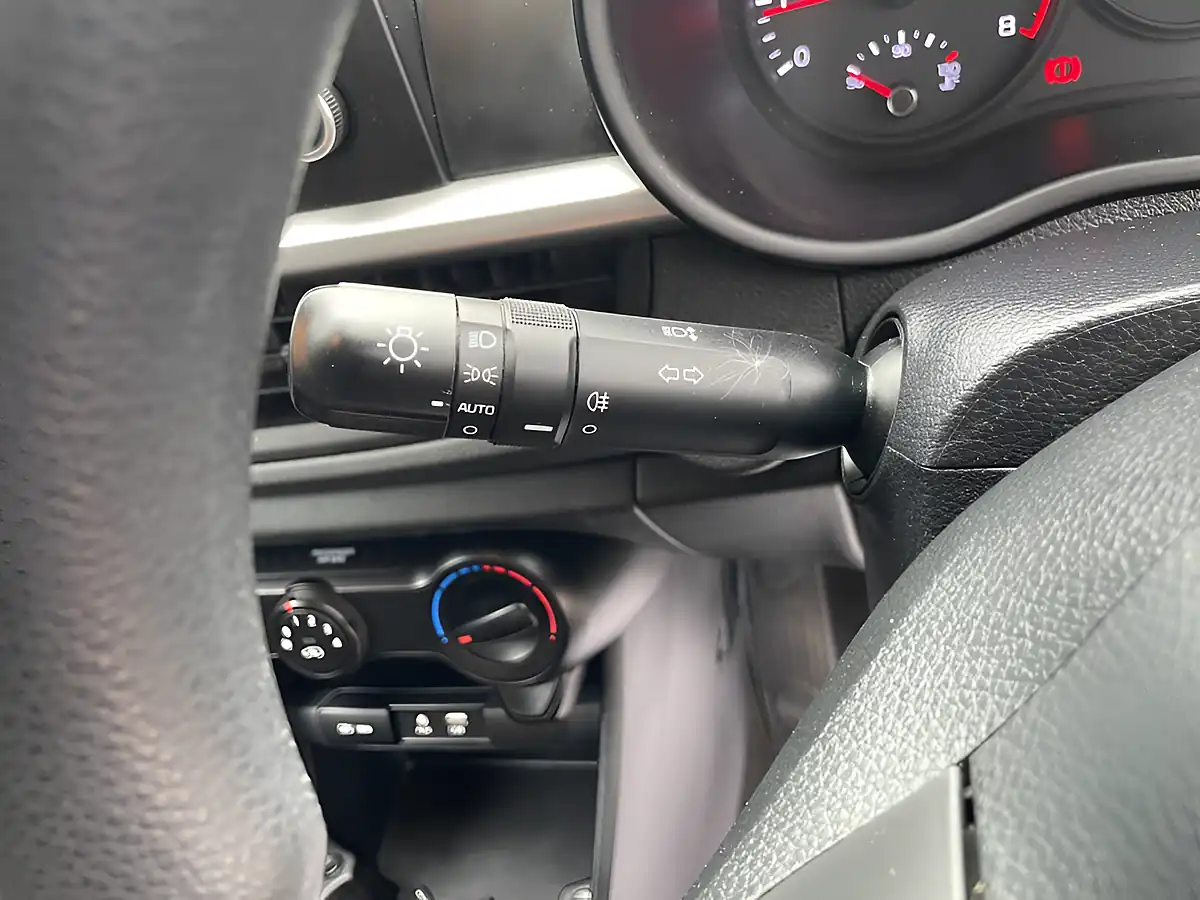 Used 2018 Kia Picanto 1 White - Interior and Exterior details 15