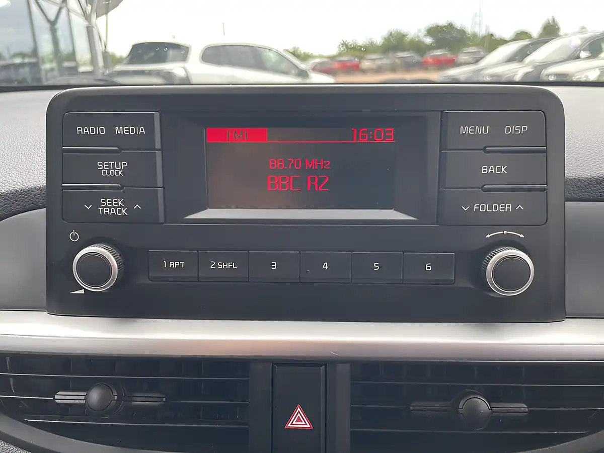 Used 2018 Kia Picanto 1 White - Interior and Exterior details 17