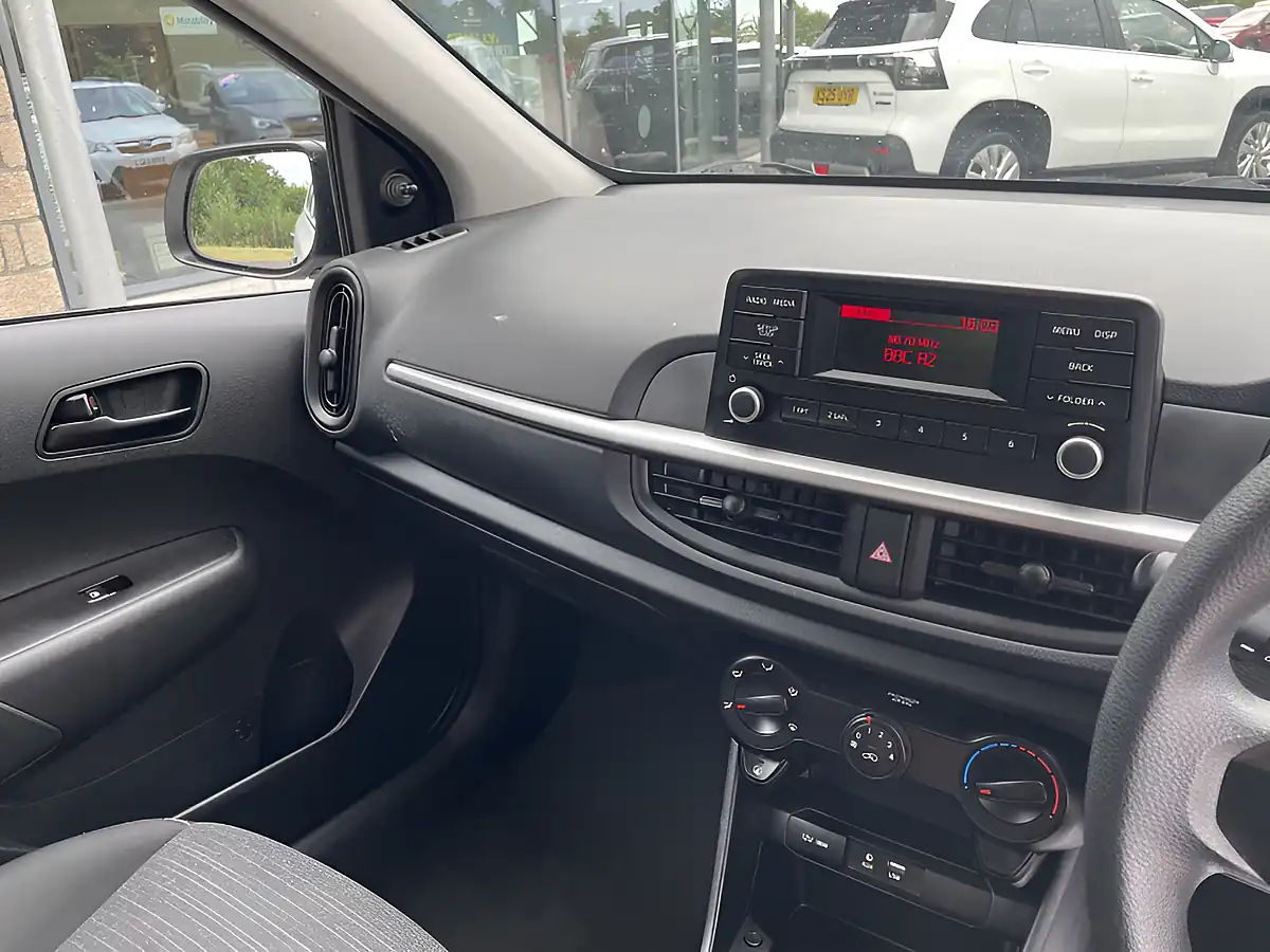Used 2018 Kia Picanto 1 White - Interior and Exterior details 19