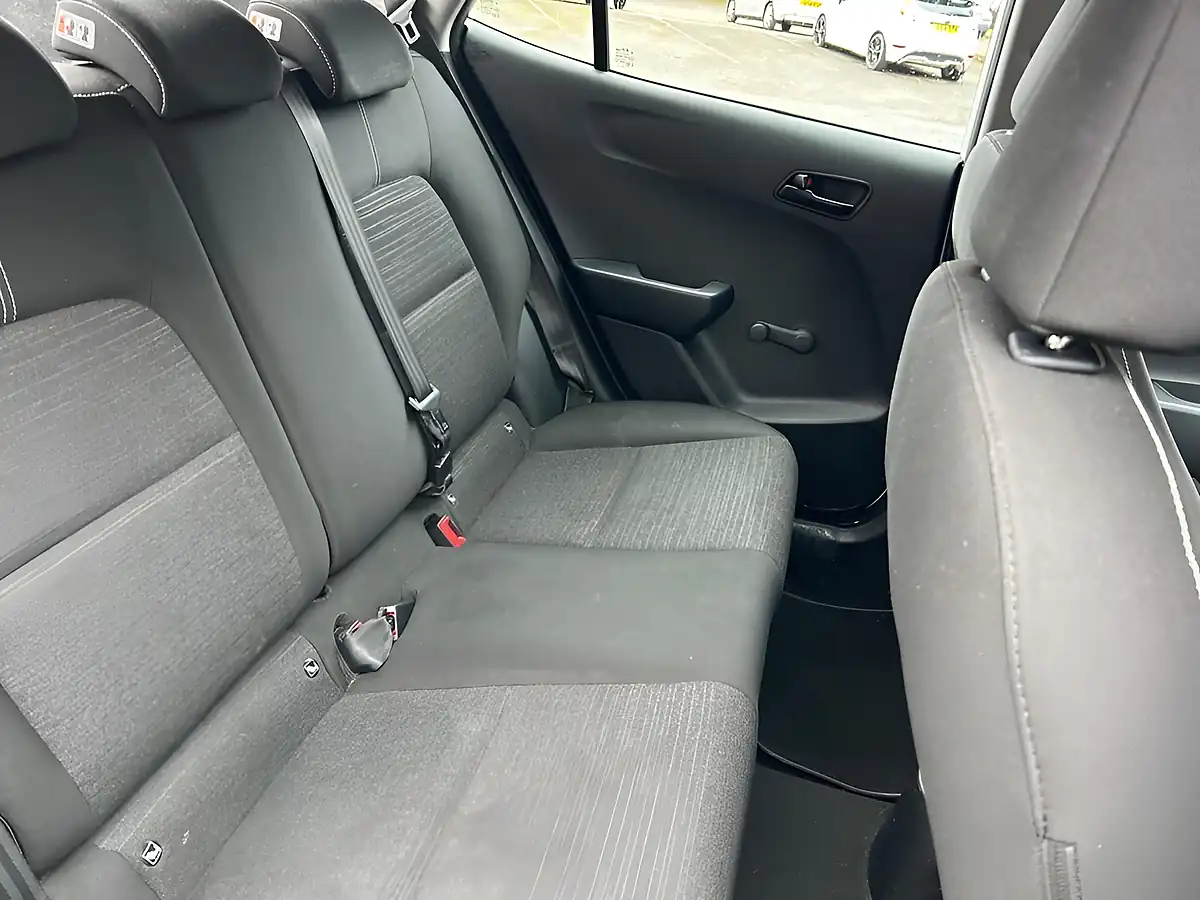 Used 2018 Kia Picanto 1 White - Interior and Exterior details 12