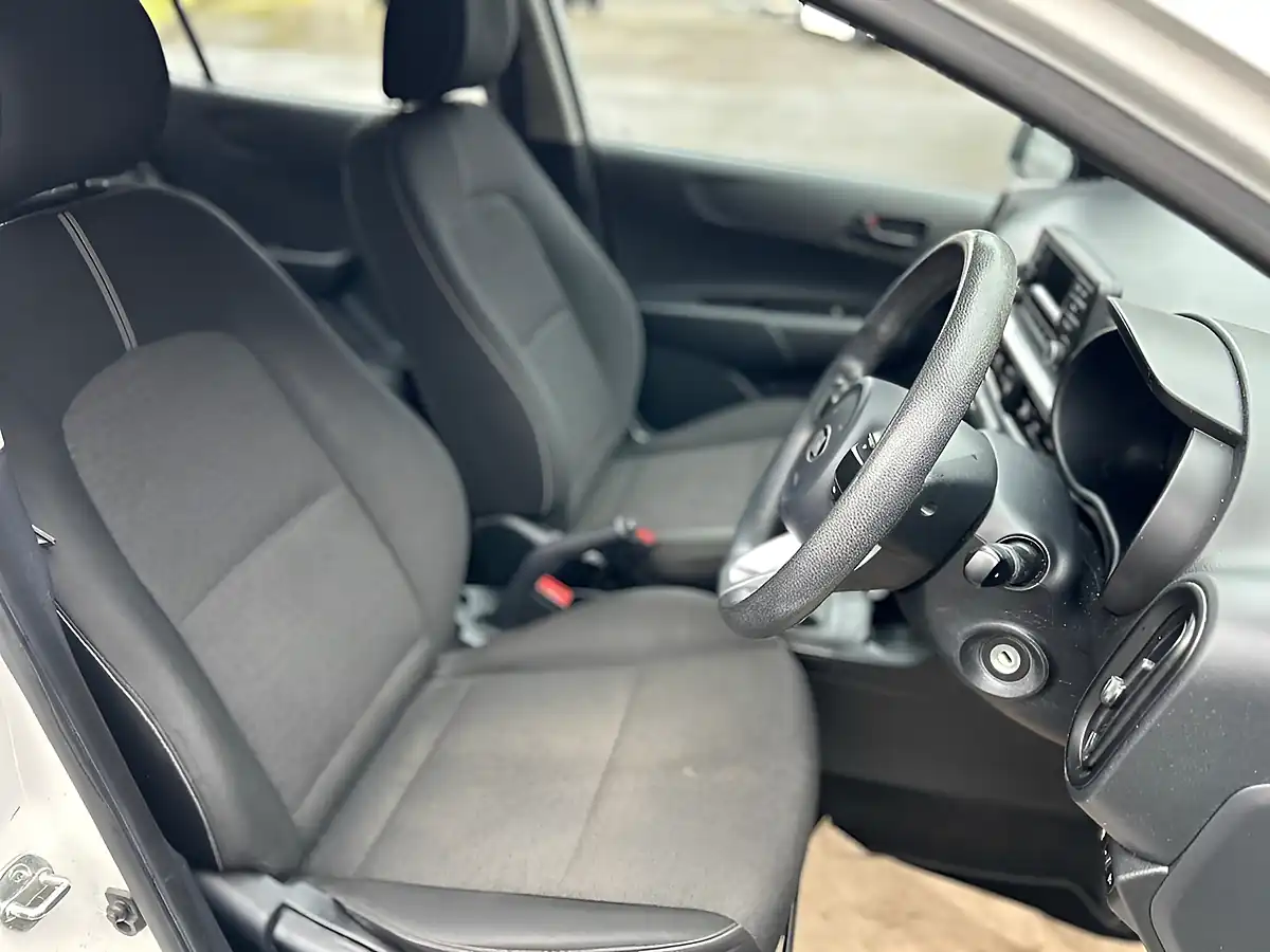 Used 2018 Kia Picanto 1 White - Interior and Exterior details 16