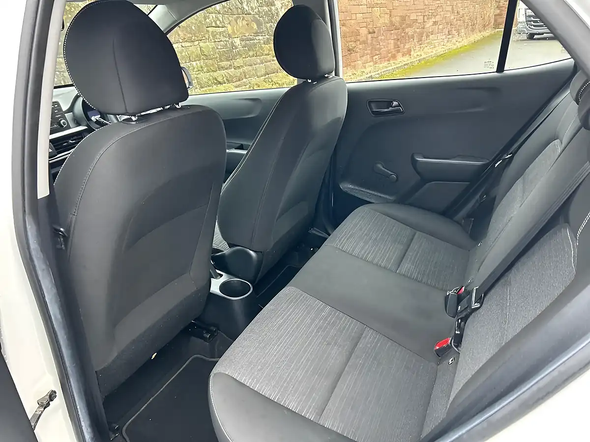 Used 2018 Kia Picanto 1 White - Interior and Exterior details 8