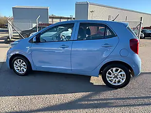 Used 2018 Kia Picanto 2 Blue - Interior and Exterior details 10