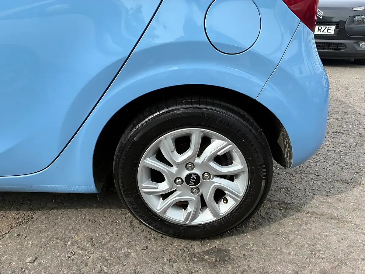 Used 2018 Kia Picanto 2 Blue - Interior and Exterior details 9